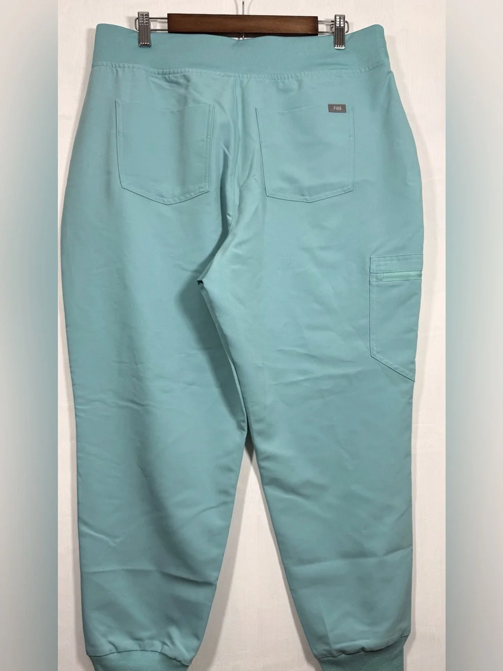 Figs Zamora Women’s Teal Jogger Scrubs with Utility Pocket - Picture 8 of 15